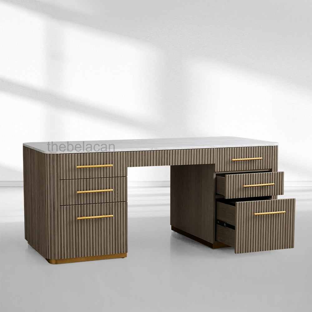 FinRegal Executive Desk